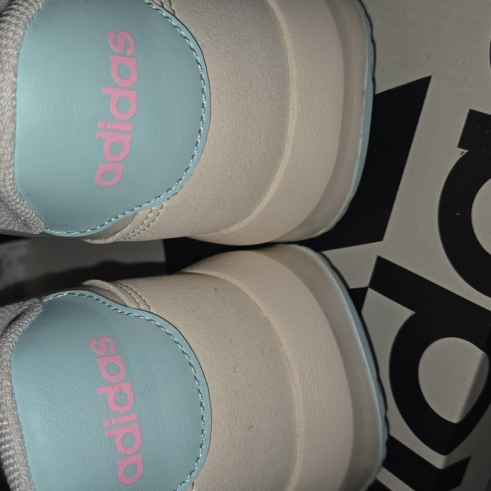 New adidas RUN 60 J unisex size 7y=8.5 womens - Picture 5 of 9